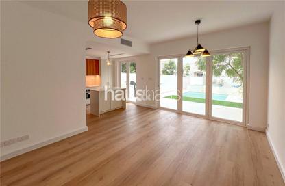Villa - 2 Bedrooms - 3 Bathrooms for sale in Springs 15 - The Springs - Dubai