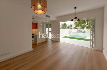 Villa - 2 Bedrooms - 3 Bathrooms for sale in Springs 15 - The Springs - Dubai