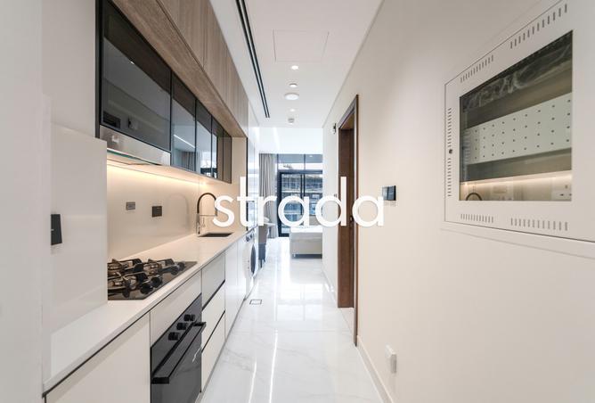 Large Studio | Fully Furnished | Ready to Move photo 2