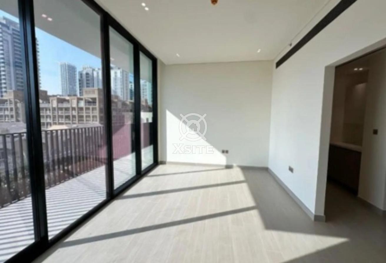 Modern 2 BR| Equipped Kitchen|Prime Location photo 4