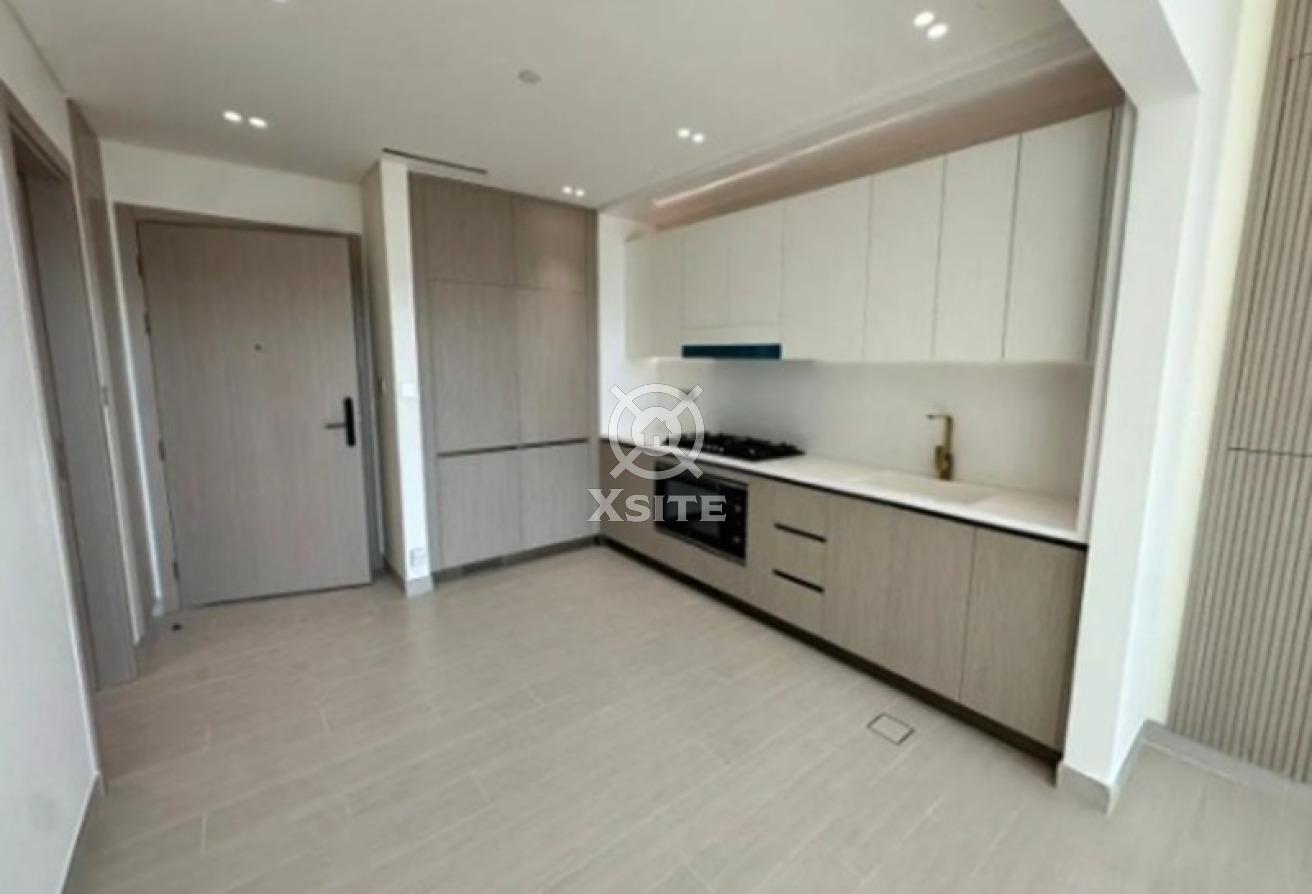 Modern 2 BR| Equipped Kitchen|Prime Location photo 6