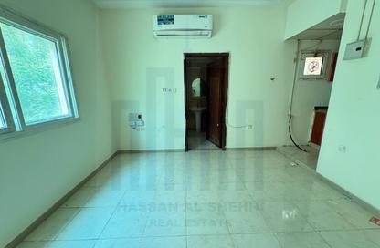 Apartment - Studio - 1 Bathroom for rent in Muwailih Building - Muwaileh - Sharjah