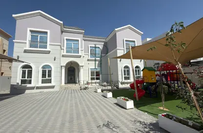 Villa - 5 Bedrooms - 6 Bathrooms for rent in Al Barsha South 2 - Al Barsha South - Al Barsha - Dubai