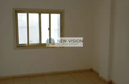 شقة - غرفة نوم - 1 حمام للايجار في بناء النباعة - النبعة - الشرق - الشارقة