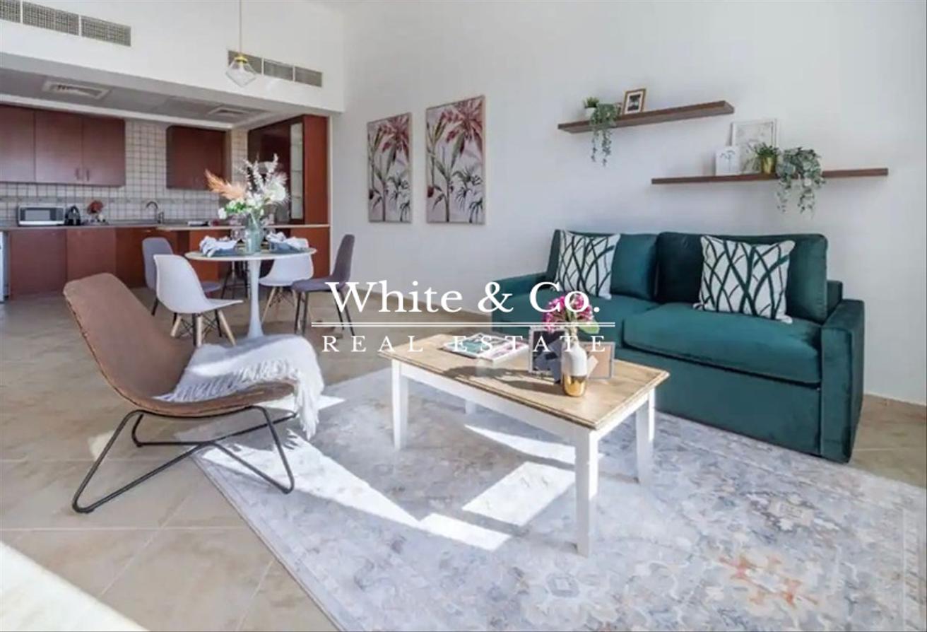 Spacious | Luxury Furniture | Vacant Now photo 3