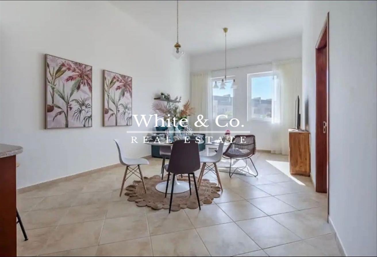Spacious | Luxury Furniture | Vacant Now photo 5