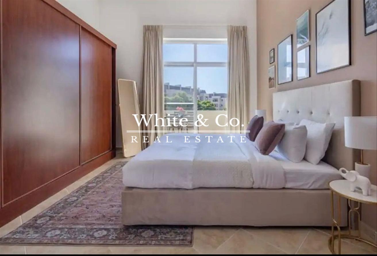Spacious | Luxury Furniture | Vacant Now photo 15