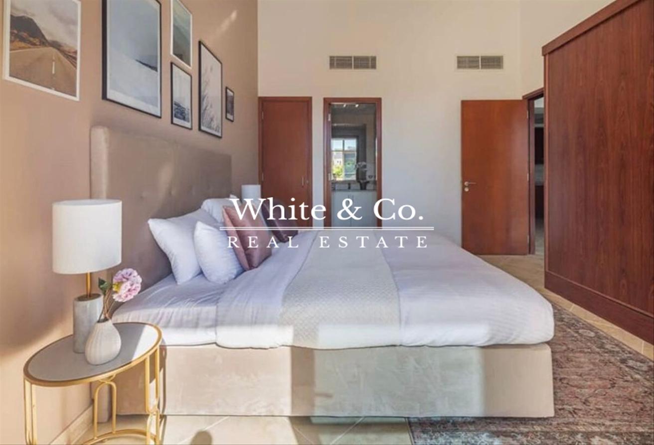 Spacious | Luxury Furniture | Vacant Now photo 14