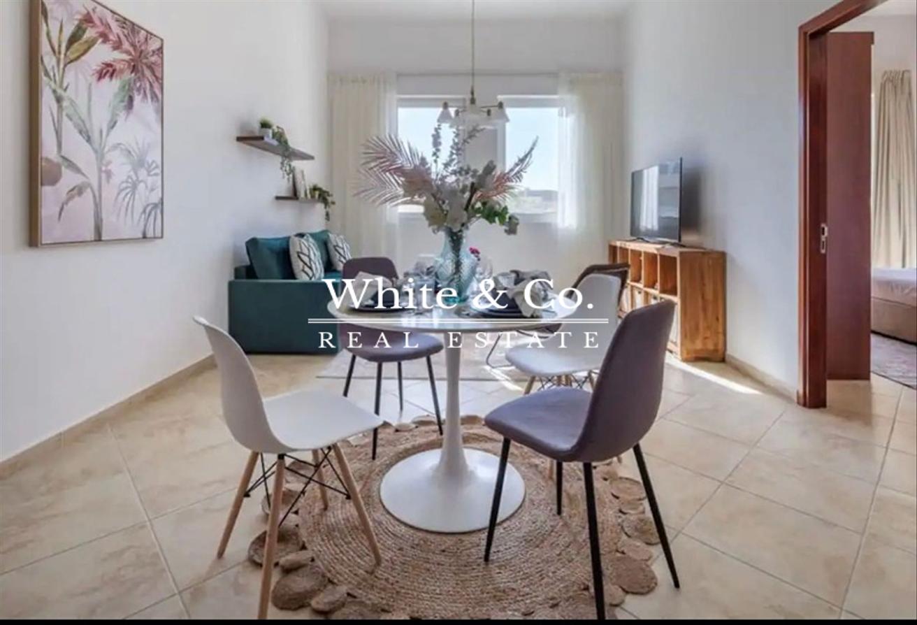 Spacious | Luxury Furniture | Vacant Now photo 10