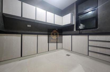 Apartment - 1 - 1 for rent in Mohamed Bin Zayed City - Abu Dhabi