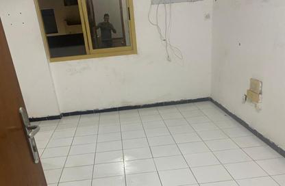 Apartment - Studio - 1 Bathroom for rent in Abu Shagara building - Abu shagara - Sharjah