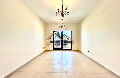 Apartment - 2 - 3 for rent in Yasmeen Building - Al Jaddaf - Dubai