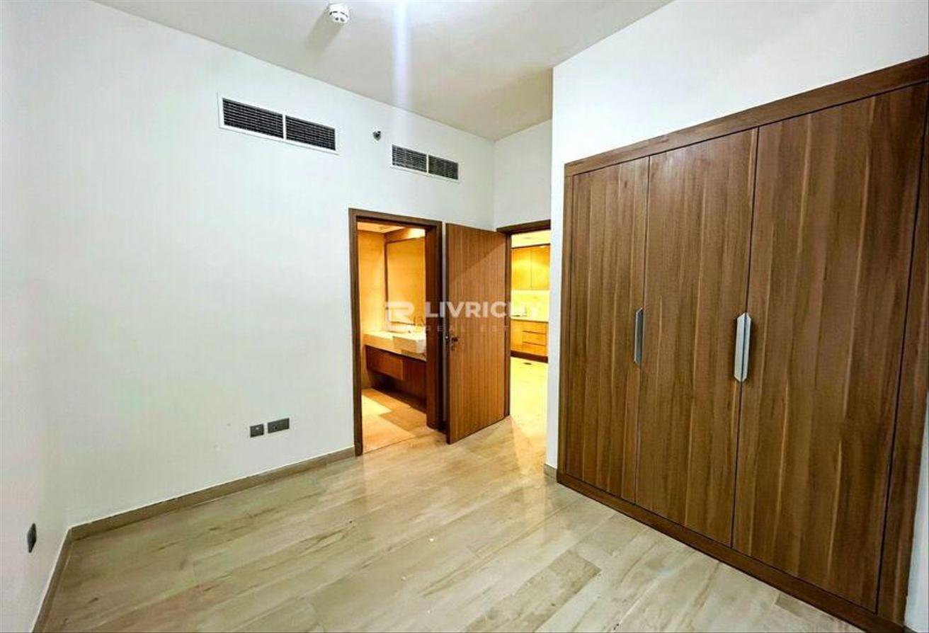 MODERN N BRIGHT | READY TO MOVE IN | HUGE BALCONY photo 3