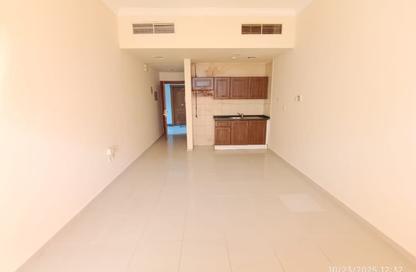 Apartment - Studio - 1 Bathroom for rent in Al Qulaya'ah - Al Sharq - Sharjah Apartment - Studio - 1 Bathroom for rent in Al Qulaya'ah - Al Sharq - Sharjah
