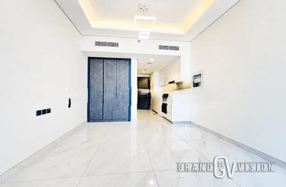 Apartment - Studio - 1 for rent in Samana Golf Avenue - Dubai Studio City - Dubai