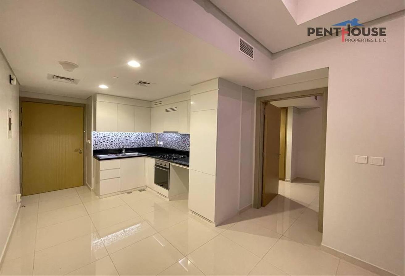 Mid Floor | Well Maintained | Pool View photo 2