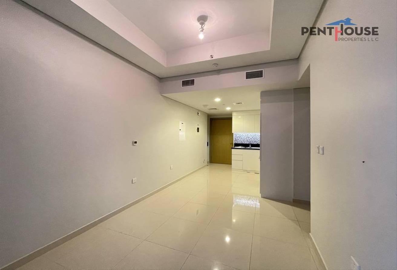 Mid Floor | Well Maintained | Pool View photo 3