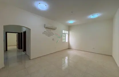 Apartment - 2 Bedrooms - 2 Bathrooms for rent in Hai Al Qalaa - Al Jaheli - Al Ain