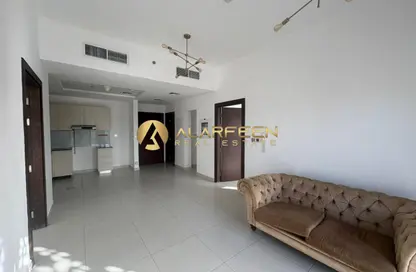 شقة - 2 غرف نوم - 3 حمامات للايجار في بوابة بن غاطي - منطقة 15 - قرية جميرا الدائرية - دبي