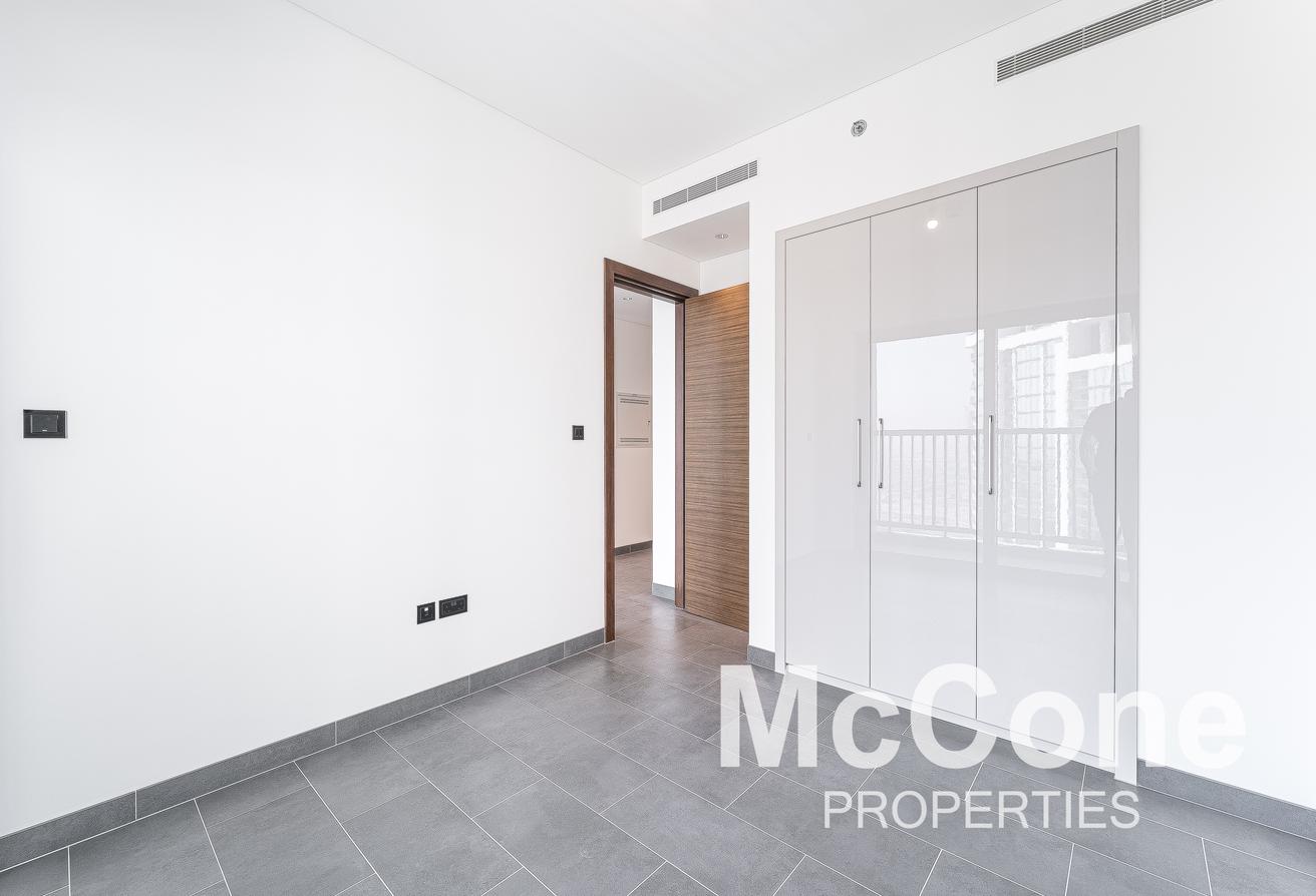 Community View | Vacant | Modern photo 7