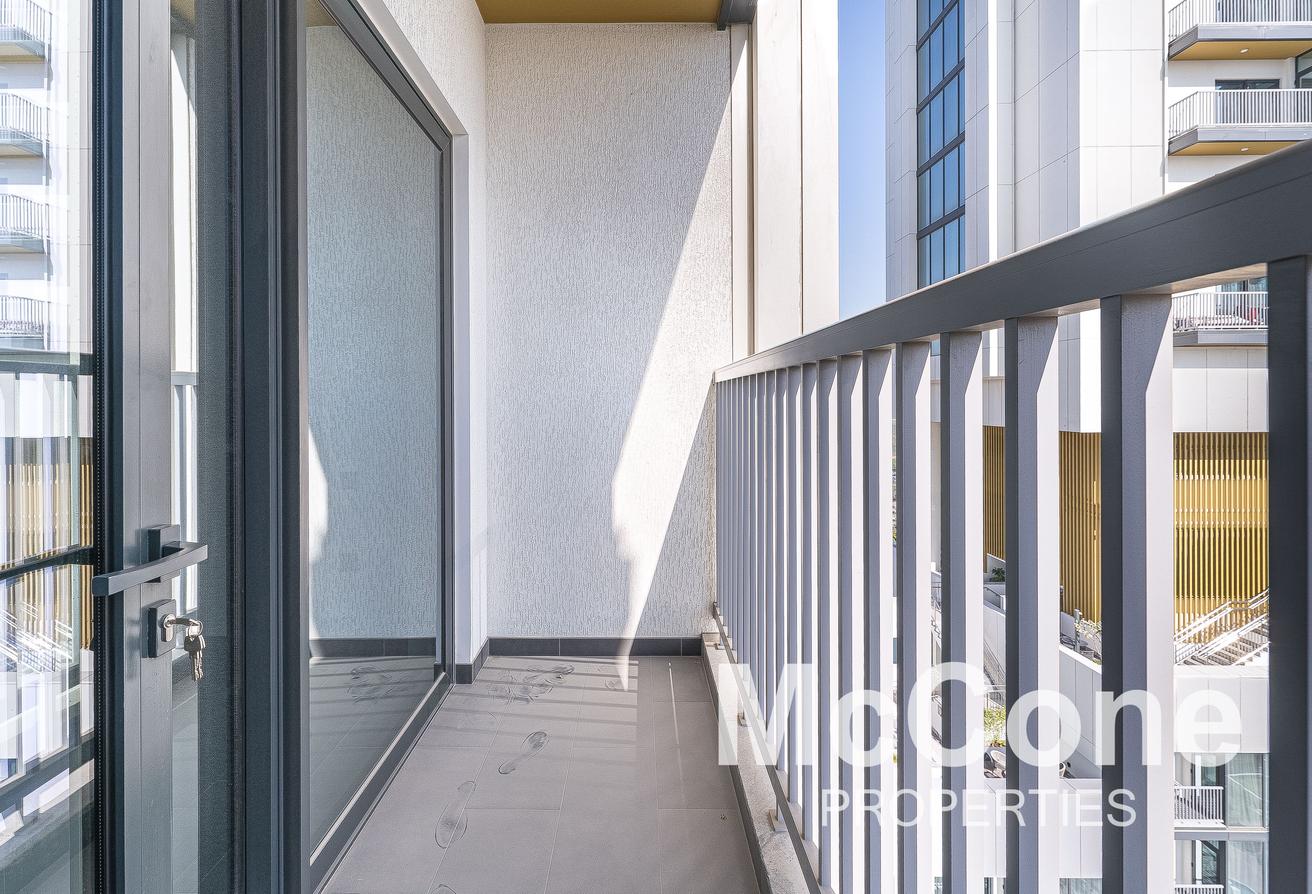 Community View | Vacant | Modern photo 10
