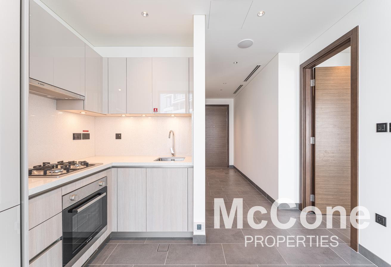 Community View | Vacant | Modern photo 4