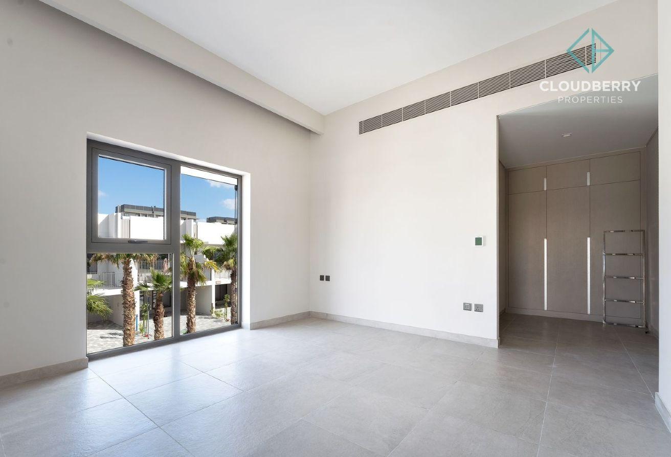 Huge Layout | Corner Unit | Ready to Move in photo 13