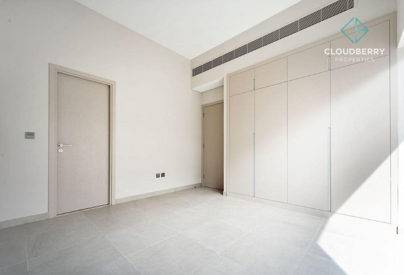 Huge Layout | Corner Unit | Ready to Move in photo 12