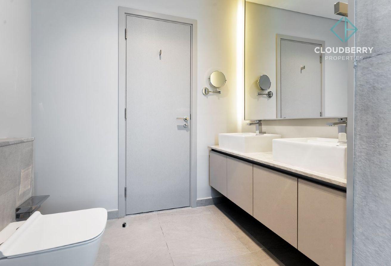 Huge Layout | Corner Unit | Ready to Move in photo 23