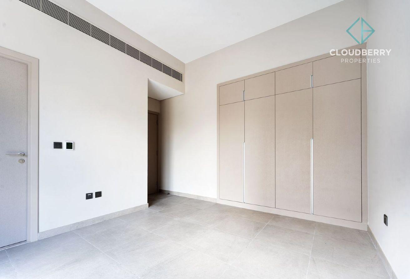 Huge Layout | Corner Unit | Ready to Move in photo 10