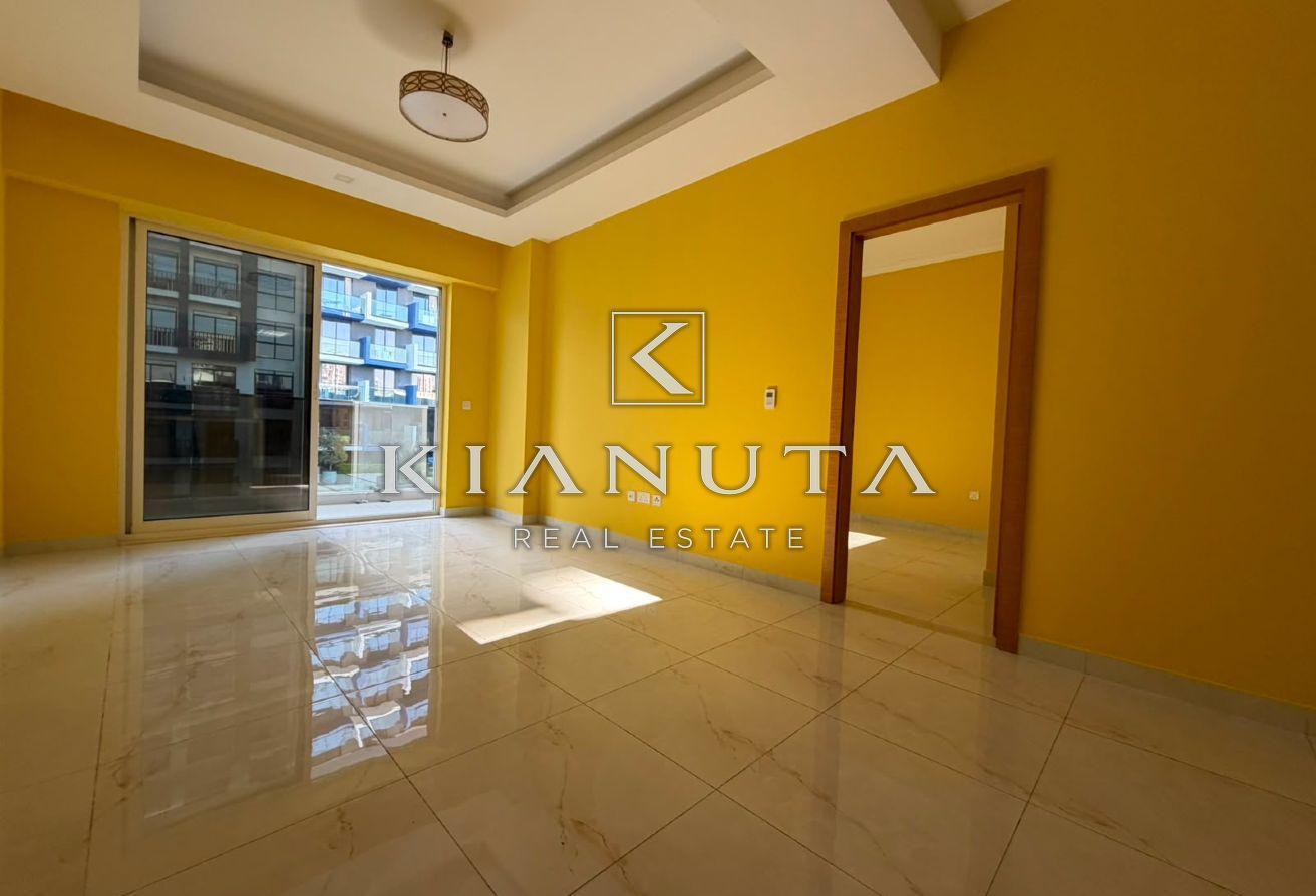 SPACIOUS | POOL VIEW | VACANT | PRIME LOCATION photo 3
