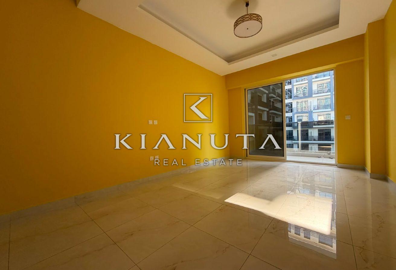 SPACIOUS | POOL VIEW | VACANT | PRIME LOCATION photo 4