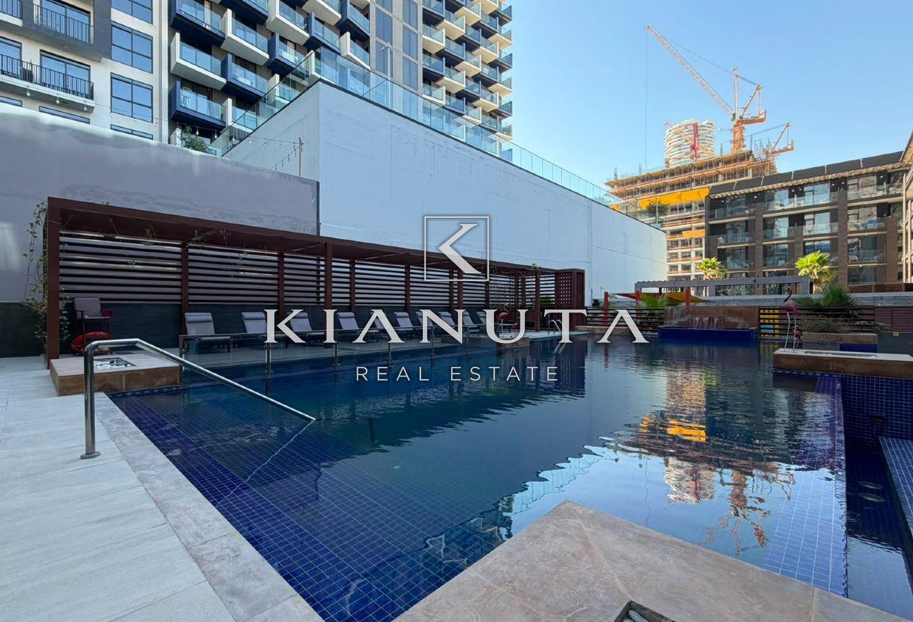 SPACIOUS | POOL VIEW | VACANT | PRIME LOCATION photo 12