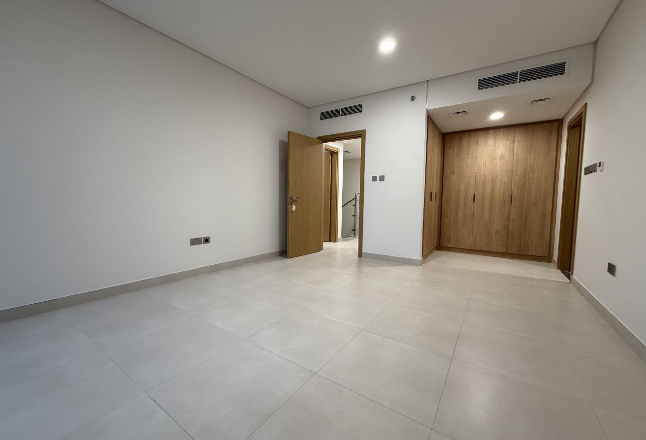 Stunning 2BR+M | Duplex | Great Location