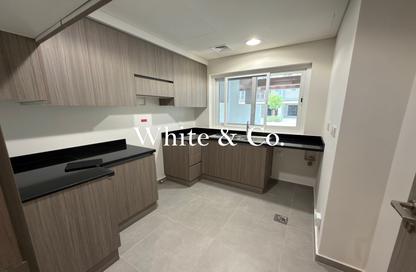 Townhouse - 4 - 4 for rent in Verona - Damac Hills 2 - Dubai