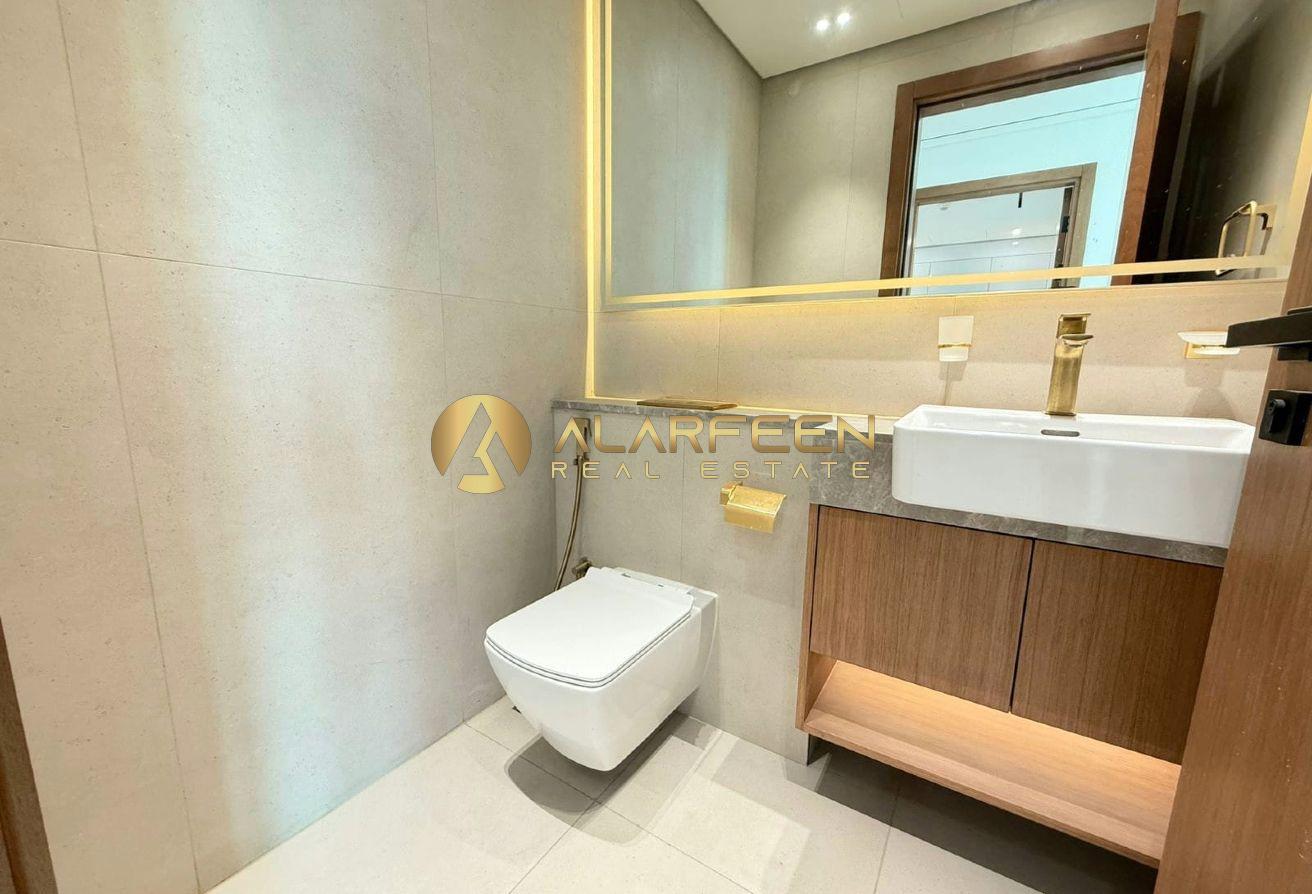 Semi Furnished | High-Floor | Well maintained photo 13