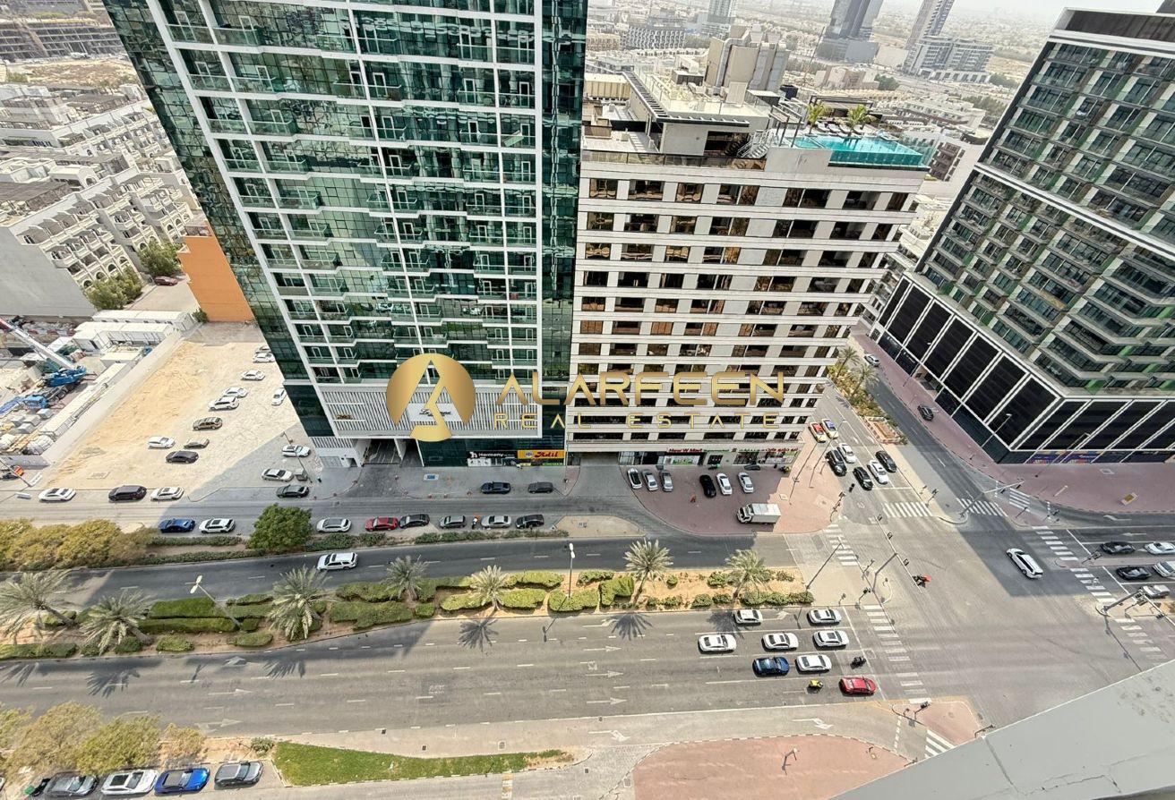 Semi Furnished | High-Floor | Well maintained photo 12