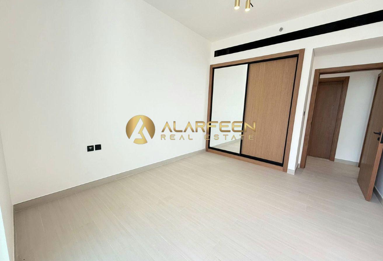 Semi Furnished | High-Floor | Well maintained photo 5
