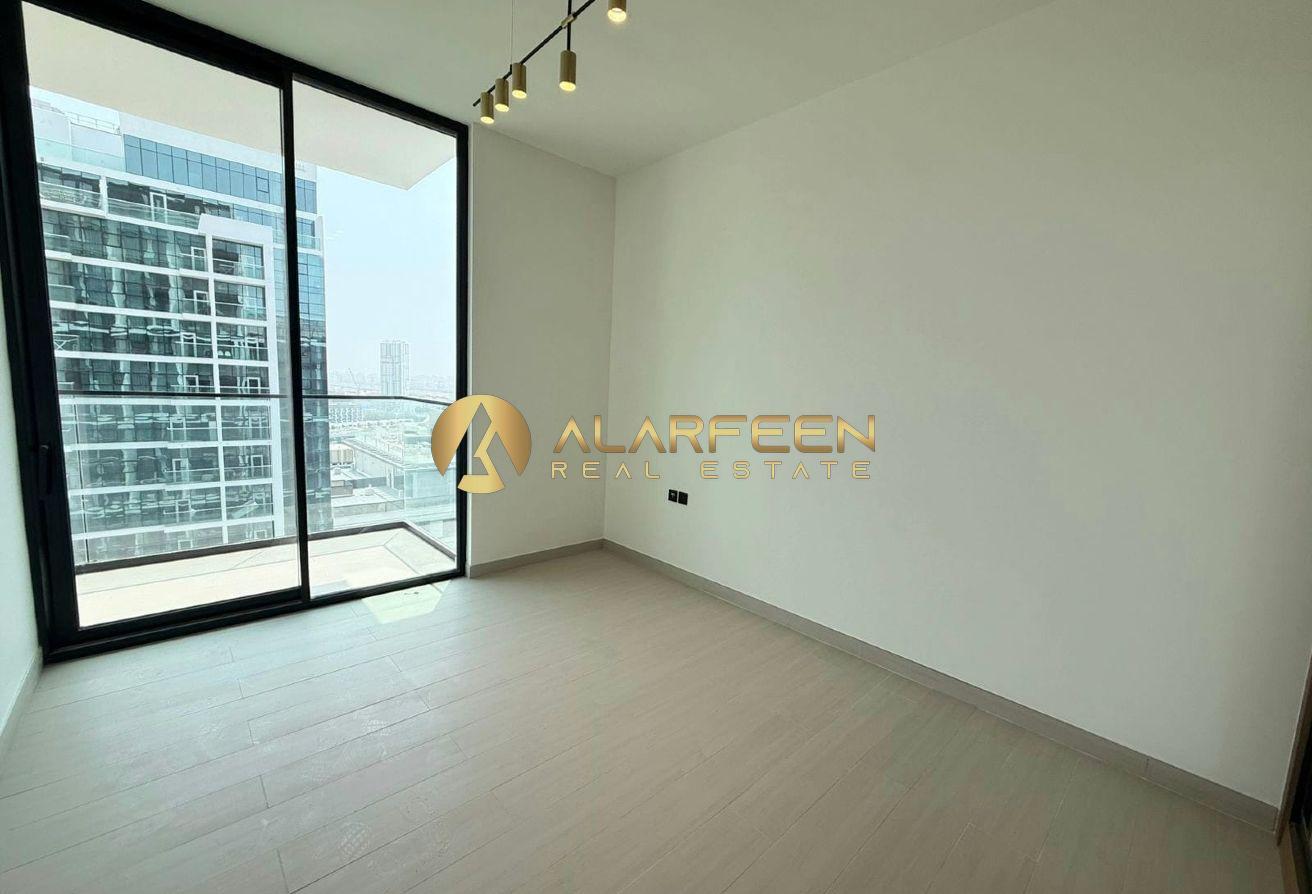 Semi Furnished | High-Floor | Well maintained photo 3