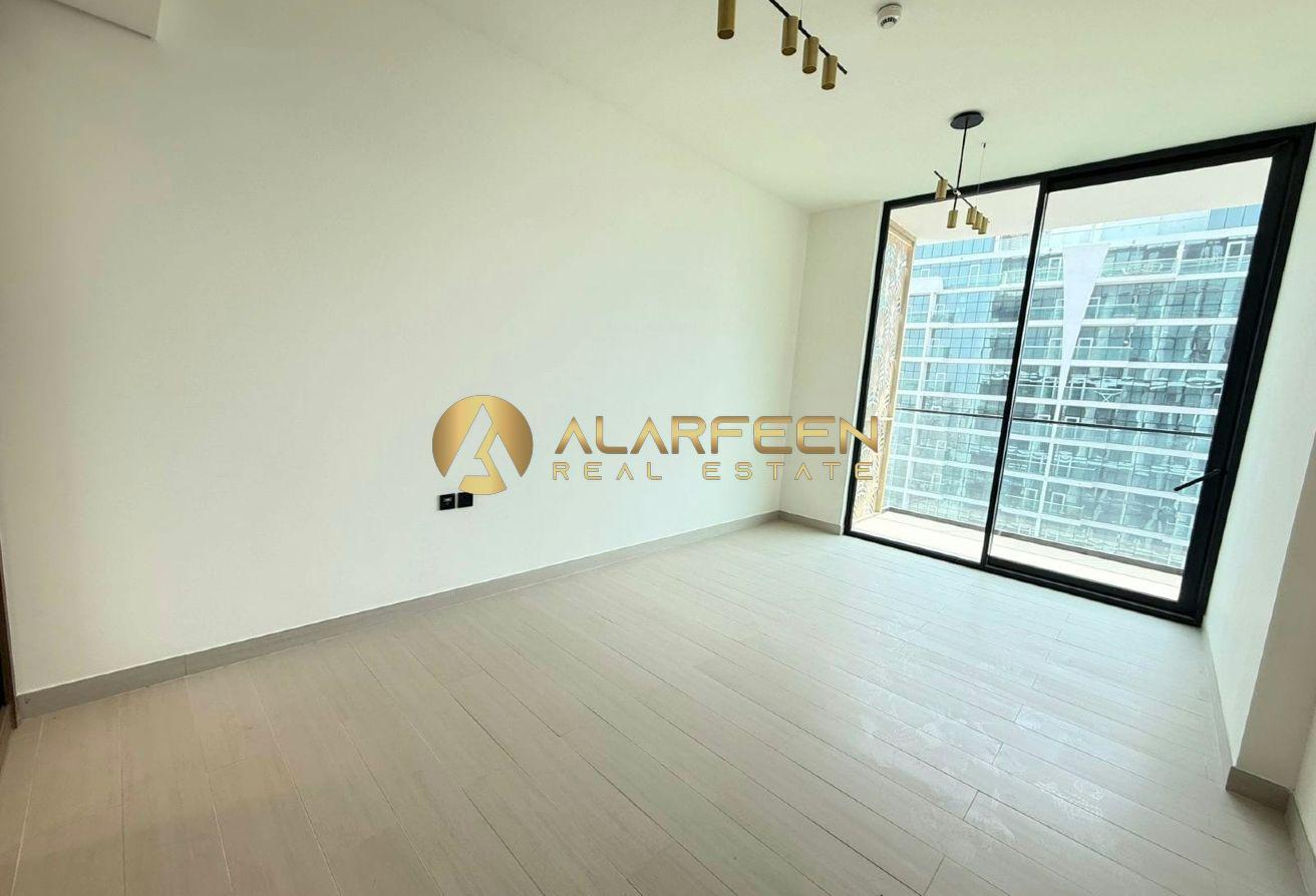 Semi Furnished | High-Floor | Well maintained photo 4