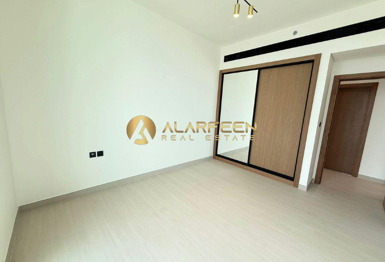 Semi Furnished | High-Floor | Well maintained photo 2
