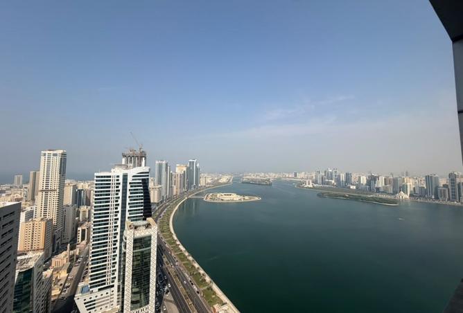 Two-bedroom apartment an attractive view