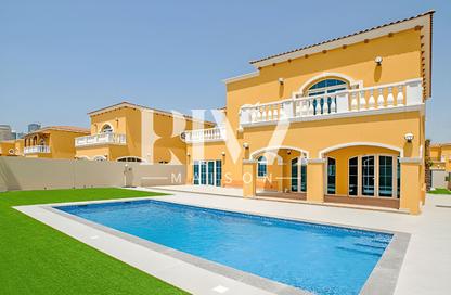 Villa - 5 Bedrooms - 5 Bathrooms for rent in District 2 - Jumeirah Park - Dubai