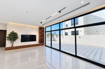 Villa - 4 - 5 for sale in Alreeman - Al Shamkha - Abu Dhabi Villa - 4 - 5 for sale in Alreeman - Al Shamkha - Abu Dhabi