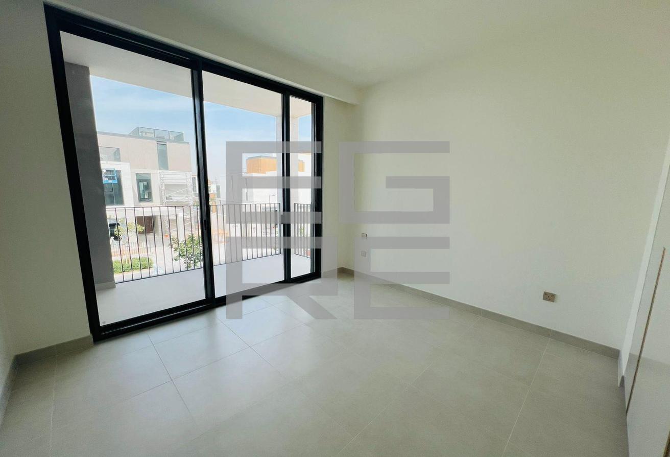 4 BR Luxurious Villa | Spacious | Vacant photo 6