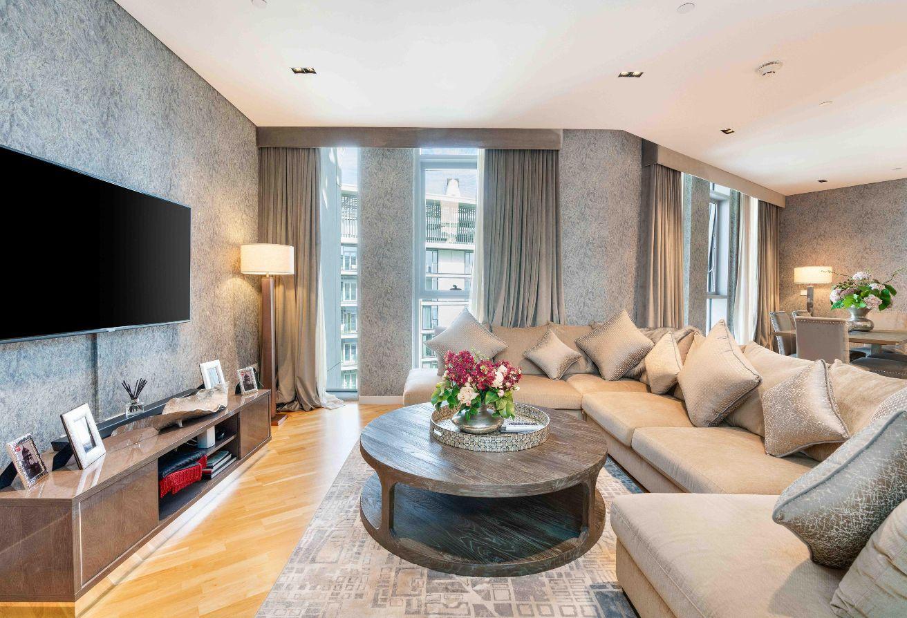 Luxury Furnished 2 Bed | Modern Layout | Vacant photo 2