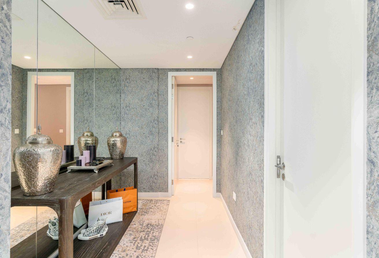 Luxury Furnished 2 Bed | Modern Layout | Vacant photo 11