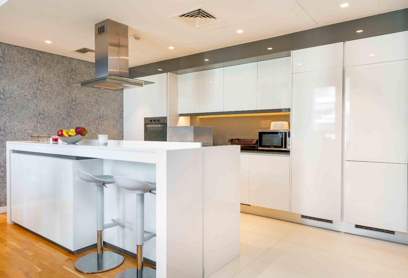 Luxury Furnished 2 Bed | Modern Layout | Vacant photo 8