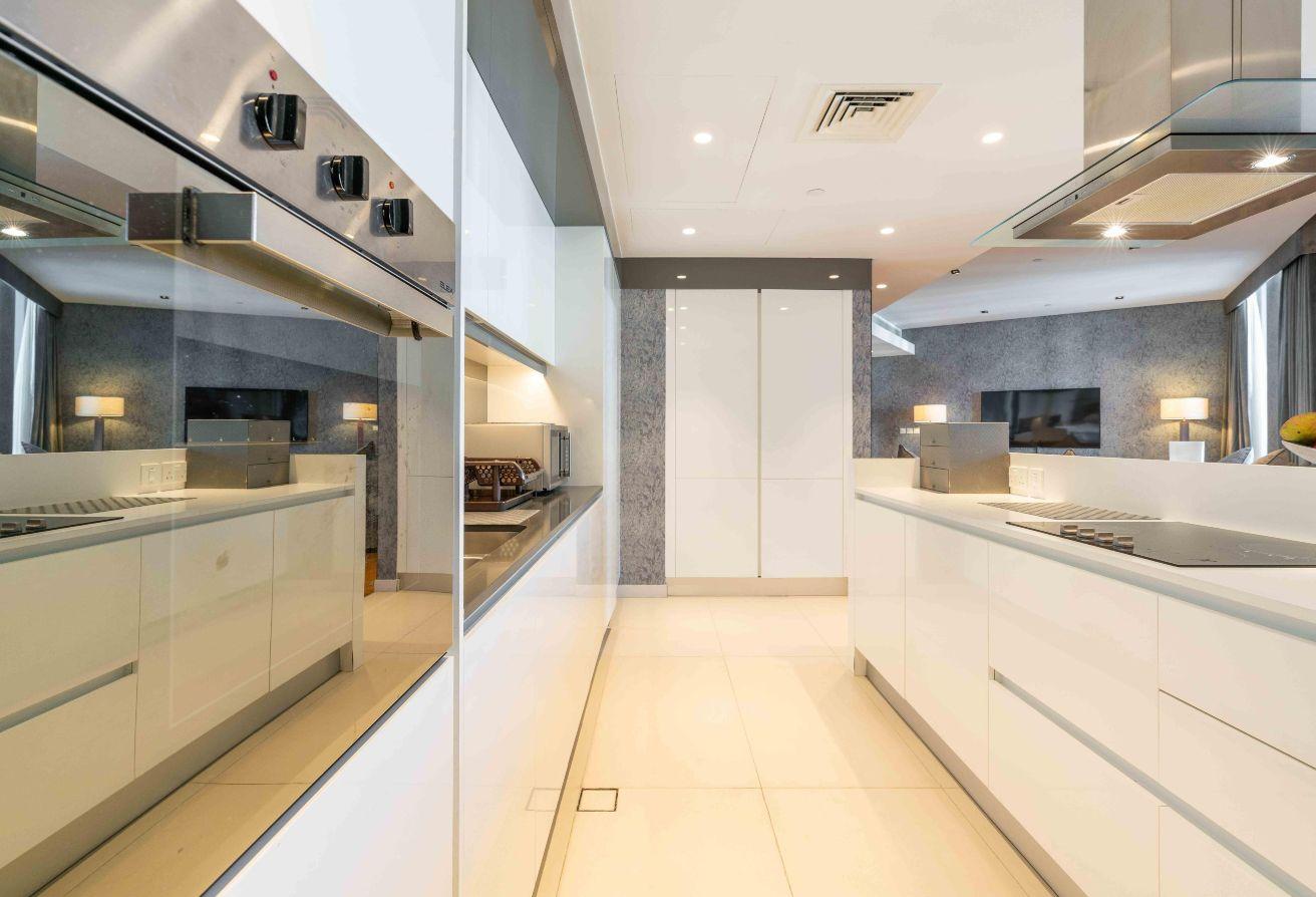 Luxury Furnished 2 Bed | Modern Layout | Vacant photo 9