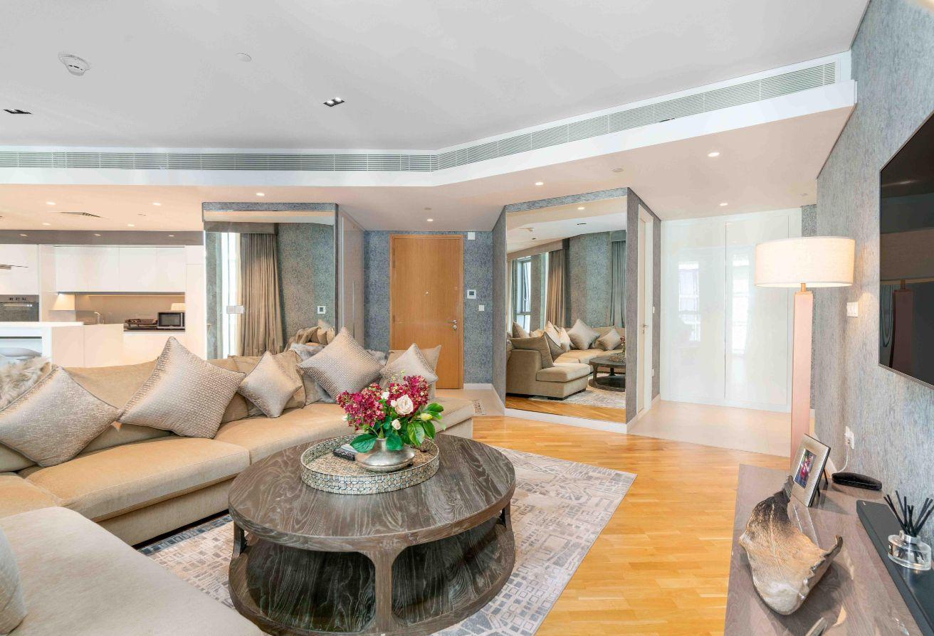 Luxury Furnished 2 Bed | Modern Layout | Vacant photo 4